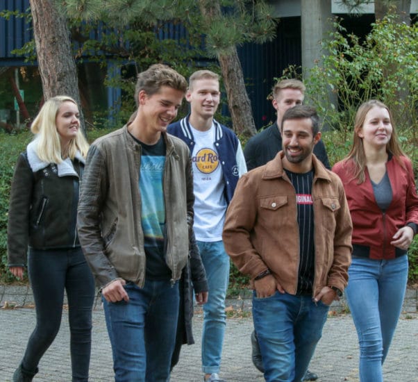 048A5759 Gruppe Jugendlicher